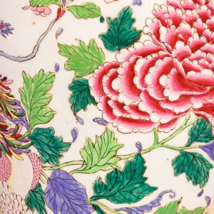 Coppia di grandi vasi in porcellana Famiglia Rosa  - Asta Dipinti Antichi, Arredi, Sculture e Oggetti d'Arte - Associazione Nazionale - Case d'Asta italiane