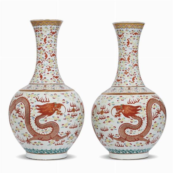 COPPIA DI VASI, CINA, DINASTIA QING, SEC.XIX  - Asta Arte Orientale - Associazione Nazionale - Case d'Asta italiane