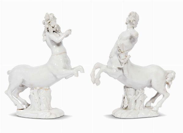 DUE FIGURE, DOCCIA, MANIFATTURA GINORI, SECONDA MET� SECOLO XVIII  - Asta CERAMICA. MAIOLICHE E PORCELLANE DAL XVI AL XIX SECOLO - Associazione Nazionale - Case d'Asta italiane