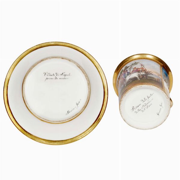 TAZZA CON PIATTINO, NAPOLI, MANIFATTURA GIOVINE, PRIMA MET&Agrave; 1830 CIRCA  - Asta CERAMICA. MAIOLICHE E PORCELLANE DAL XVI AL XIX SECOLO - Associazione Nazionale - Case d'Asta italiane