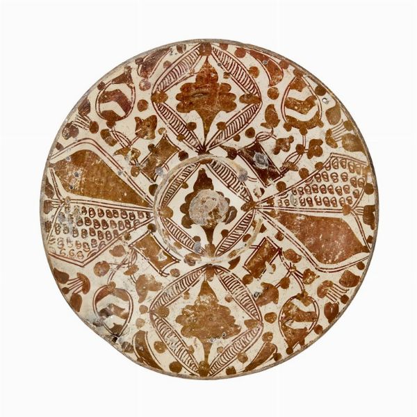 PIATTO, MANIS&Egrave;S?, SECONDA MET&Agrave; SECOLO XVI  - Asta CERAMICA. MAIOLICHE E PORCELLANE DAL XVI AL XIX SECOLO - Associazione Nazionale - Case d'Asta italiane