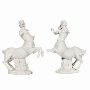 DUE FIGURE, DOCCIA, MANIFATTURA GINORI, SECONDA MET� SECOLO XVIII  - Asta CERAMICA. MAIOLICHE E PORCELLANE DAL XVI AL XIX SECOLO - Associazione Nazionale - Case d'Asta italiane