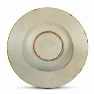 PIATTO, CASTELDURANTE O PESARO, PRIMA MET&Agrave; SECOLO XVI  - Asta CERAMICA. MAIOLICHE E PORCELLANE DAL XVI AL XIX SECOLO - Associazione Nazionale - Case d'Asta italiane