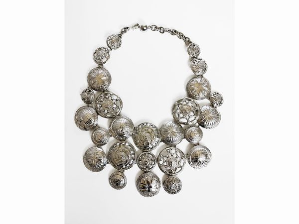 Gianni Versace collana in metallo argentato  - Asta Fashion Vintage - Associazione Nazionale - Case d'Asta italiane