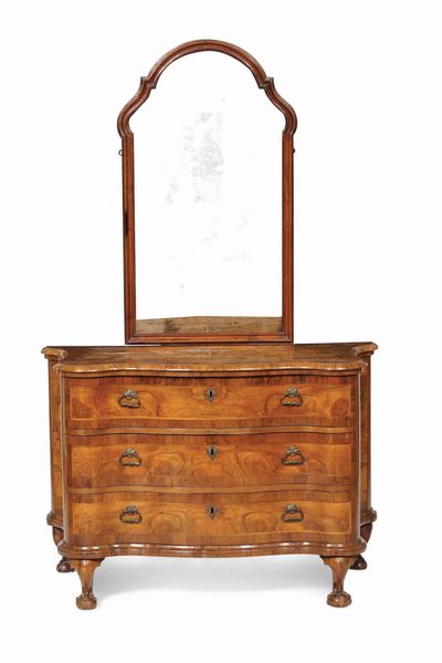 Com� a tre cassetti in legno lastronato. XIX secolo  - Asta Antiquariato Luglio - Associazione Nazionale - Case d'Asta italiane