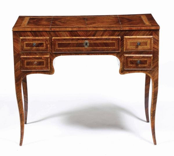 Tavolo toilette in legno lastronato e filettato. Italia centrale seconda met� XVIII secolo  - Asta Antiquariato Luglio - Associazione Nazionale - Case d'Asta italiane