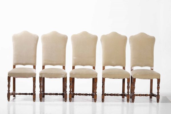 Serie di dieci sedie a rocchetto in noce, in parte antiche  - Asta Antiquariato Luglio - Associazione Nazionale - Case d'Asta italiane