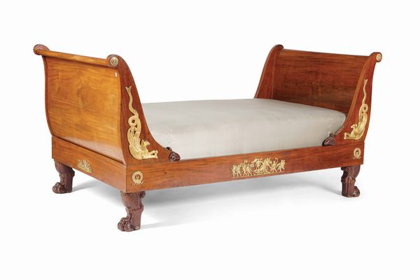 Letto Impero in legno lastronato. XIX secolo  - Asta Antiquariato Luglio - Associazione Nazionale - Case d'Asta italiane
