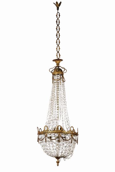 Lampadario a mongolfiera in bronzo dorato e cristalli. XIX secolo  - Asta Antiquariato Luglio - Associazione Nazionale - Case d'Asta italiane