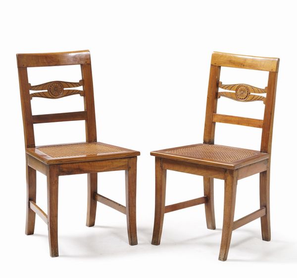 Coppia di sedie in legno intafgliato. XIX secolo  - Asta Antiquariato Luglio - Associazione Nazionale - Case d'Asta italiane