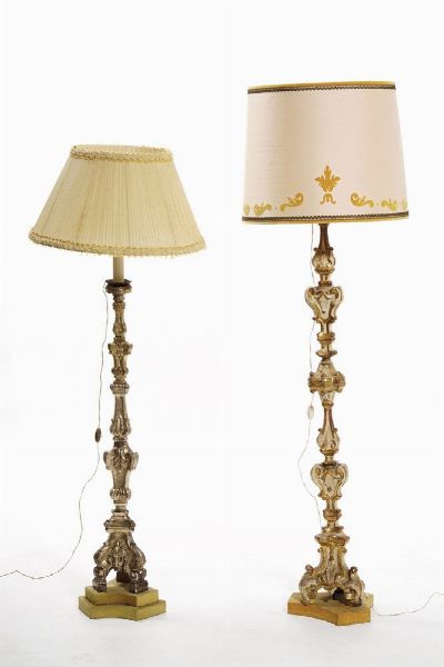 Due piantane in legno, una intagliato laccata a mecca, l�altra intagliata, laccata e dorata  - Asta Antiquariato Luglio - Associazione Nazionale - Case d'Asta italiane