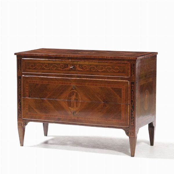 Cassettone in legno lastronato ed intarsiato. XVIII-XIX secolo  - Asta Antiquariato Luglio - Associazione Nazionale - Case d'Asta italiane
