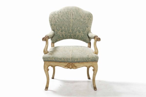 Poltrona in legno intagliato e dipinto. XVIII-XIX secolo  - Asta Antiquariato Luglio - Associazione Nazionale - Case d'Asta italiane