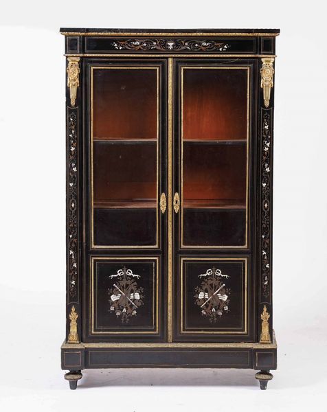 Vetrina Napoleone III lastronata e intarsiata. XIX secolo  - Asta Antiquariato Luglio - Associazione Nazionale - Case d'Asta italiane