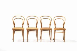 Insieme di otto sedie in legno curvato. XX secolo  - Asta Antiquariato Luglio - Associazione Nazionale - Case d'Asta italiane
