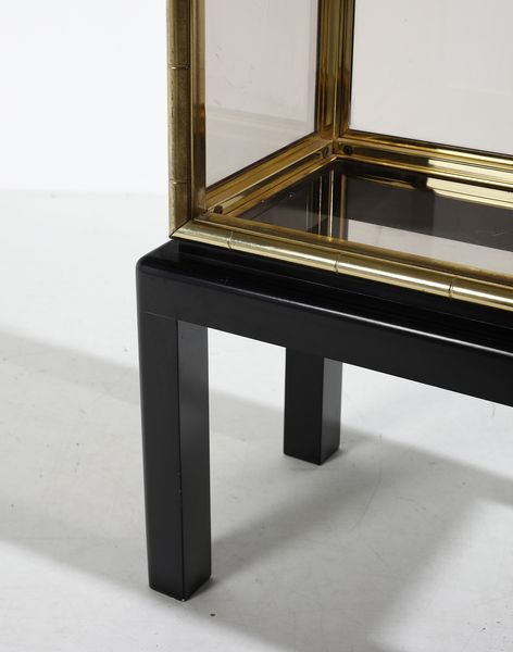 MAISON JANSEN : Coppia di vetrine da salotto  - Asta Asta 417 | DESIGN E ARTI DECORATIVE DEL NOVECENTO Online - Associazione Nazionale - Case d'Asta italiane