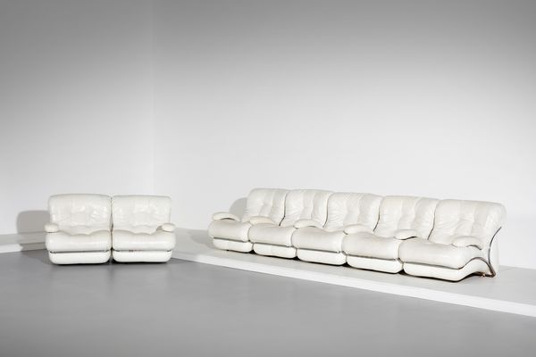 VARO VITTORIO : attribuito. Divano modulare  - Asta Asta 417 | DESIGN E ARTI DECORATIVE DEL NOVECENTO Online - Associazione Nazionale - Case d'Asta italiane