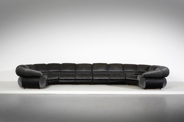 SARTORI FRANZ T.  (n. 1927) : nello stile di. Divano modulare  - Asta Asta 417 | DESIGN E ARTI DECORATIVE DEL NOVECENTO Online - Associazione Nazionale - Case d'Asta italiane