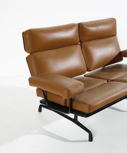 EAMES CHARLES & RAY (1907 - 1978) : Divanetto  - Asta Asta 417 | DESIGN E ARTI DECORATIVE DEL NOVECENTO Online - Associazione Nazionale - Case d'Asta italiane