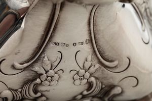 Coppia di candelieri. Argento fuso e sagomato. Svezia met� del XX secolo  - Asta Argenti - Associazione Nazionale - Case d'Asta italiane