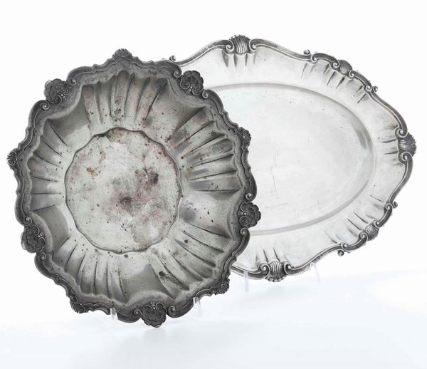 Vassoio e bacile. Argenteria milanese della prima met� del XX secolo; bacile argentiere Fassi Arno  - Asta Argenti - Associazione Nazionale - Case d'Asta italiane
