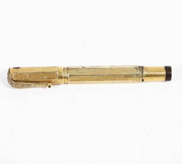 Penna stilografica placcata in oro 18 kt. XX secolo  - Asta Argenti - Associazione Nazionale - Case d'Asta italiane