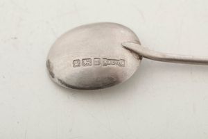 Set di cucchiaini entro custodia originale. Citt� di Sheffield, 1911. Argentiere Asprey & Co  - Asta Argenti - Associazione Nazionale - Case d'Asta italiane