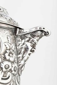 Tankard. Argento fuso, sbalzato e cesellato. Londra 1727. Marchio dell�argentiere parziale di difficile identificazione (J. Millington?) e altri marchi per Londra 1877 e dell�argentiere Frederick Brasted  - Asta Argenti - Associazione Nazionale - Case d'Asta italiane