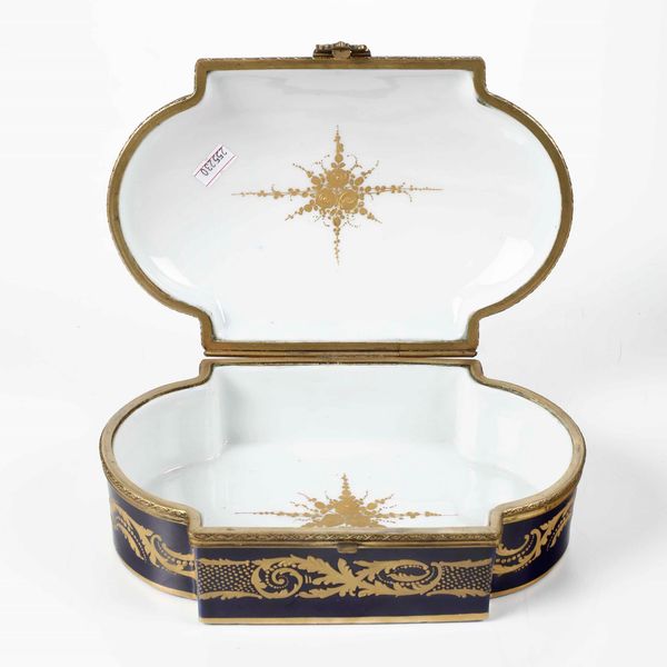 Cofanetto<BR>Francia, XIX-XX secolo  - Asta Ceramiche - Associazione Nazionale - Case d'Asta italiane