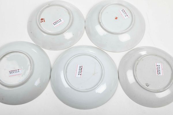 Lotto composto da quattro diverse tazze e cinque piattini<BR>In prevalenza Nove, XVIII secolo  - Asta Ceramiche - Associazione Nazionale - Case d'Asta italiane