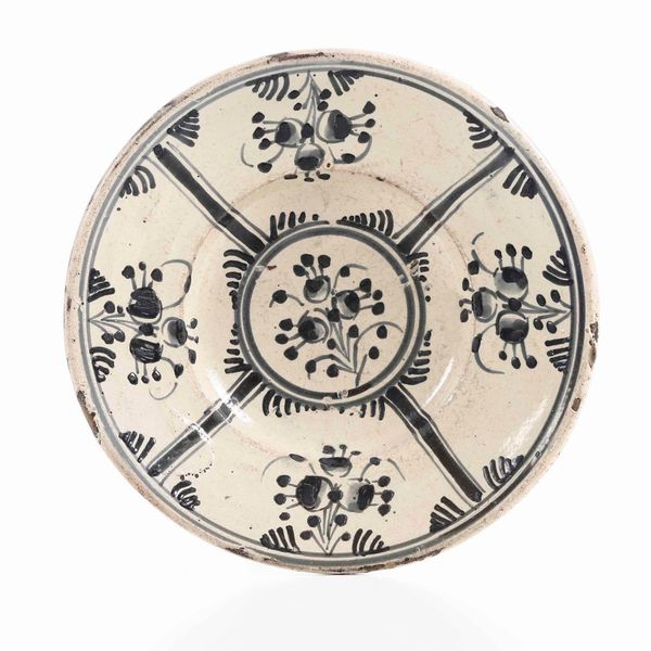 Piatto <BR>Italia centrale (?), XVIII-XIX secolo  - Asta Ceramiche - Associazione Nazionale - Case d'Asta italiane