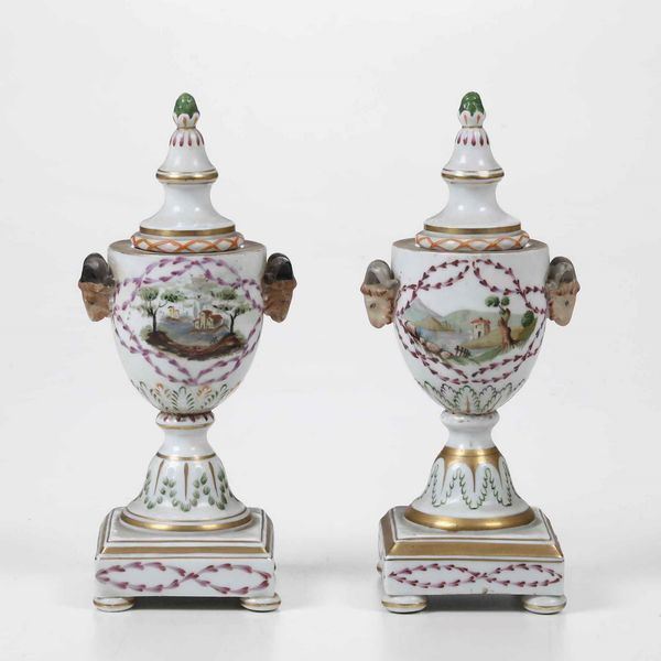 Coppia di vasetti/candelieri<BR>Manifattura indeterminata, XX secolo  - Asta Ceramiche - Associazione Nazionale - Case d'Asta italiane