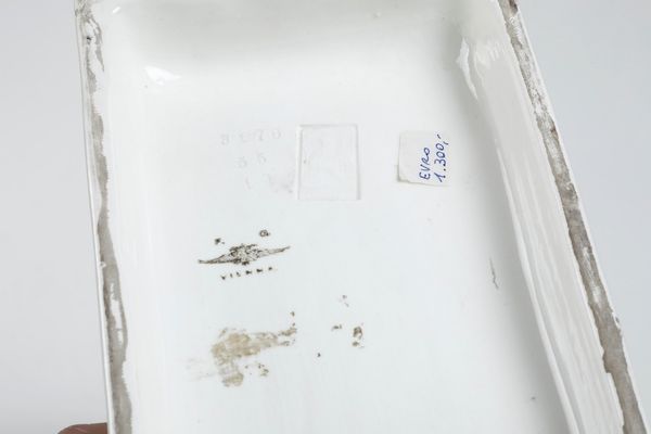 Due gruppi e tre figurine di cani<BR>XX secolo  - Asta Ceramiche - Associazione Nazionale - Case d'Asta italiane