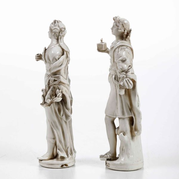 Coppia di figurine.<BR>Probabilmente veneto, fine XVIII inizio XX secolo  - Asta Ceramiche - Associazione Nazionale - Case d'Asta italiane