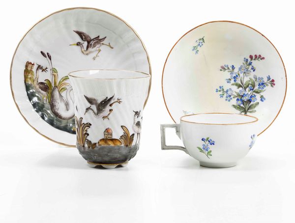 Due tazze con piattino<BR>Meissen, 1780 circa e Potschappel 1900 circa  - Asta Ceramiche - Associazione Nazionale - Case d'Asta italiane