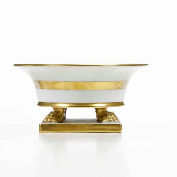 Ciotola su zampe leonine <BR>Ungheria, manifattura Herend, XX secolo <BR>  - Asta Ceramiche - Associazione Nazionale - Case d'Asta italiane