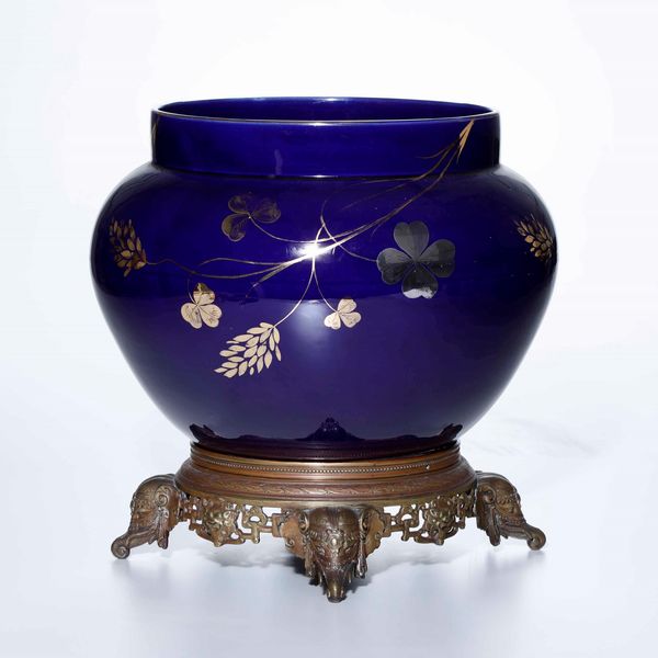 Cachepot su base in bronzo, XX secolo  - Asta Ceramiche - Associazione Nazionale - Case d'Asta italiane