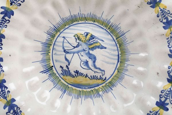 Piatto <BR>Nevers o Olanda, XVII-XVIII secolo<BR>  - Asta Ceramiche - Associazione Nazionale - Case d'Asta italiane