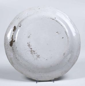 Grande piatto<BR>Vietri sul Mare (Salerno), fine del XIX - inizio del XX secolo  - Asta Ceramiche - Associazione Nazionale - Case d'Asta italiane