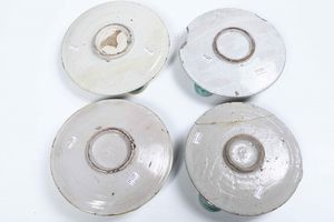 Quattro piatti portauovo<BR>Deruta, XVII secolo  - Asta Ceramiche - Associazione Nazionale - Case d'Asta italiane