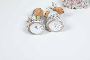 Coppia di vasi<BR>Italia, alla maniera di Doccia della fine del �700, XX secolo  - Asta Ceramiche - Associazione Nazionale - Case d'Asta italiane