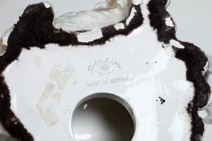 Due gruppi e tre figurine di cani<BR>XX secolo  - Asta Ceramiche - Associazione Nazionale - Case d'Asta italiane