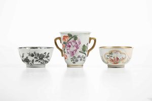 Tre tazze <BR>Vienna e Doccia, verso 1750  - Asta Ceramiche - Associazione Nazionale - Case d'Asta italiane