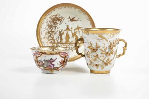Due tazze e un piattino<BR>Meissen, 1725-1730  - Asta Ceramiche - Associazione Nazionale - Case d'Asta italiane