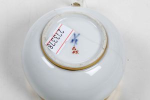 Tazza coperta con piattino<BR>Meissen, XIX secolo  - Asta Ceramiche - Associazione Nazionale - Case d'Asta italiane