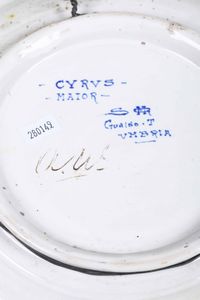 Grande piatto<BR>Gualdo Tadino, Manifattura Mastro Giorgio, secondo quarto del XX secolo  - Asta Ceramiche - Associazione Nazionale - Case d'Asta italiane