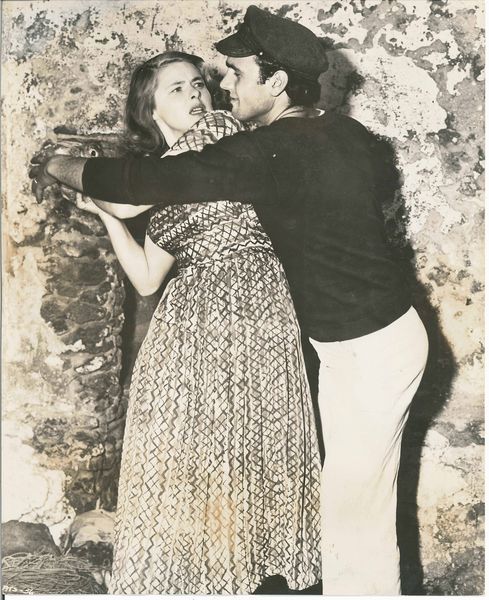 Aldo Tonti : Ingrid Bergman e Mario Vitale in una scena di �Stromboli�, prodotto e diretto da Roberto Rossellini  - Asta Fotografia - Associazione Nazionale - Case d'Asta italiane
