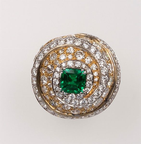 Anello con smeraldo centrale e diamanti a contorno  - Asta Fine Jewels - Associazione Nazionale - Case d'Asta italiane