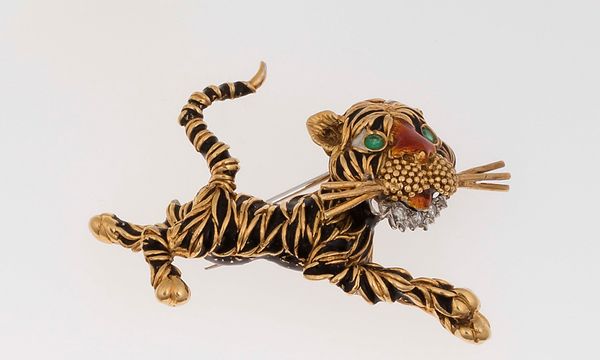 Frascarolo. Spilla Tigre con smalti policromi, smeraldi e diamanti  - Asta Fine Jewels - Associazione Nazionale - Case d'Asta italiane