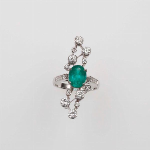 Anello con smeraldo taglio ovale e diamanti a contorno  - Asta Fine Jewels - Associazione Nazionale - Case d'Asta italiane